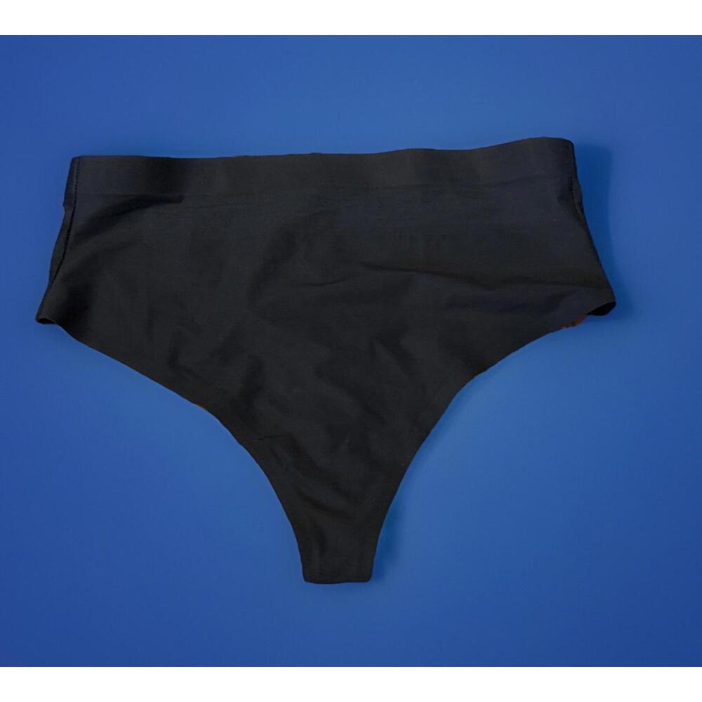 NEW Spanx SPANX shape Sheer Control Black Thong Panty Medium 40130R